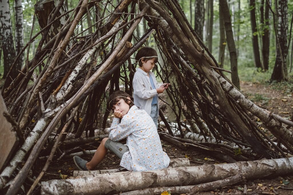 Log shelter fort